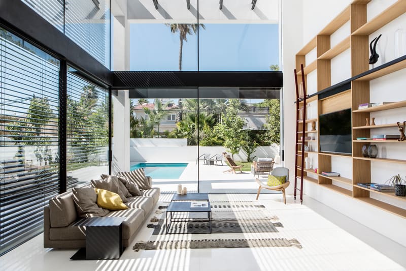 טלויזיה בארון