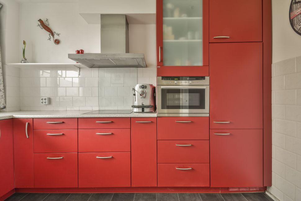 מטבח קטן אדום