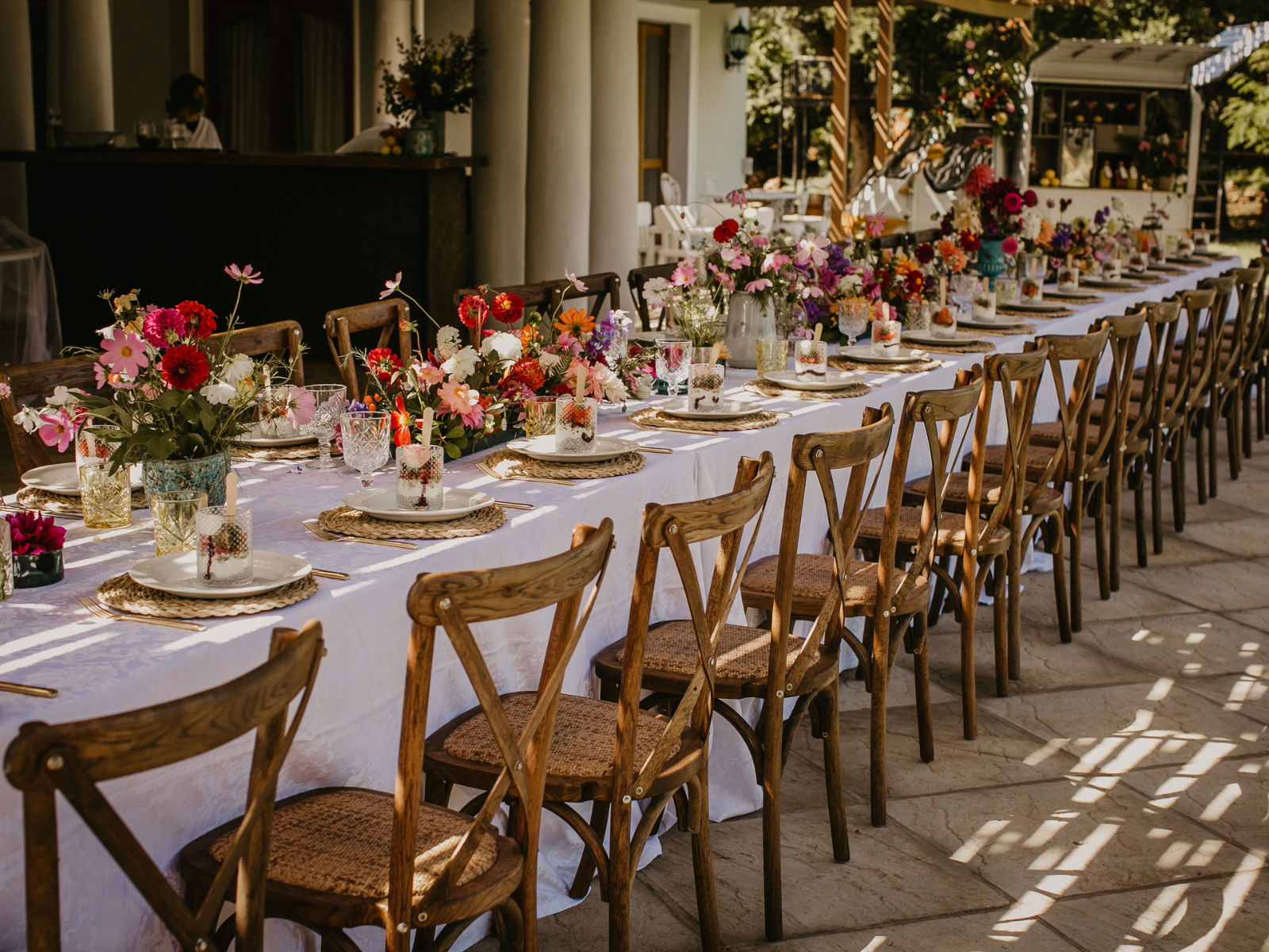 שולחן אירוח