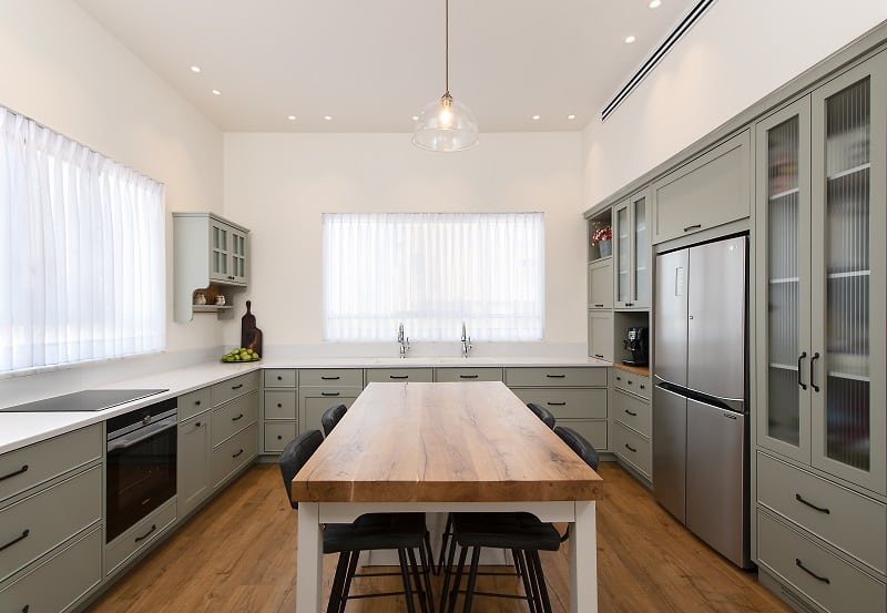 מטבח בסגנון כפרי מודרני