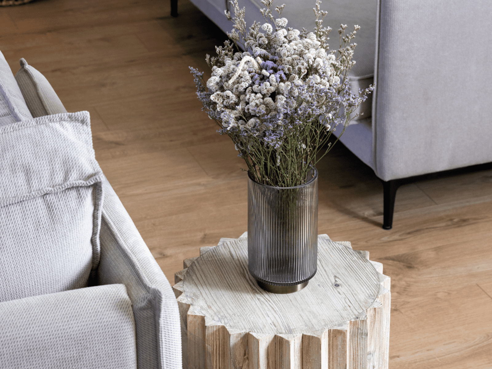 ואזה עם פרחים