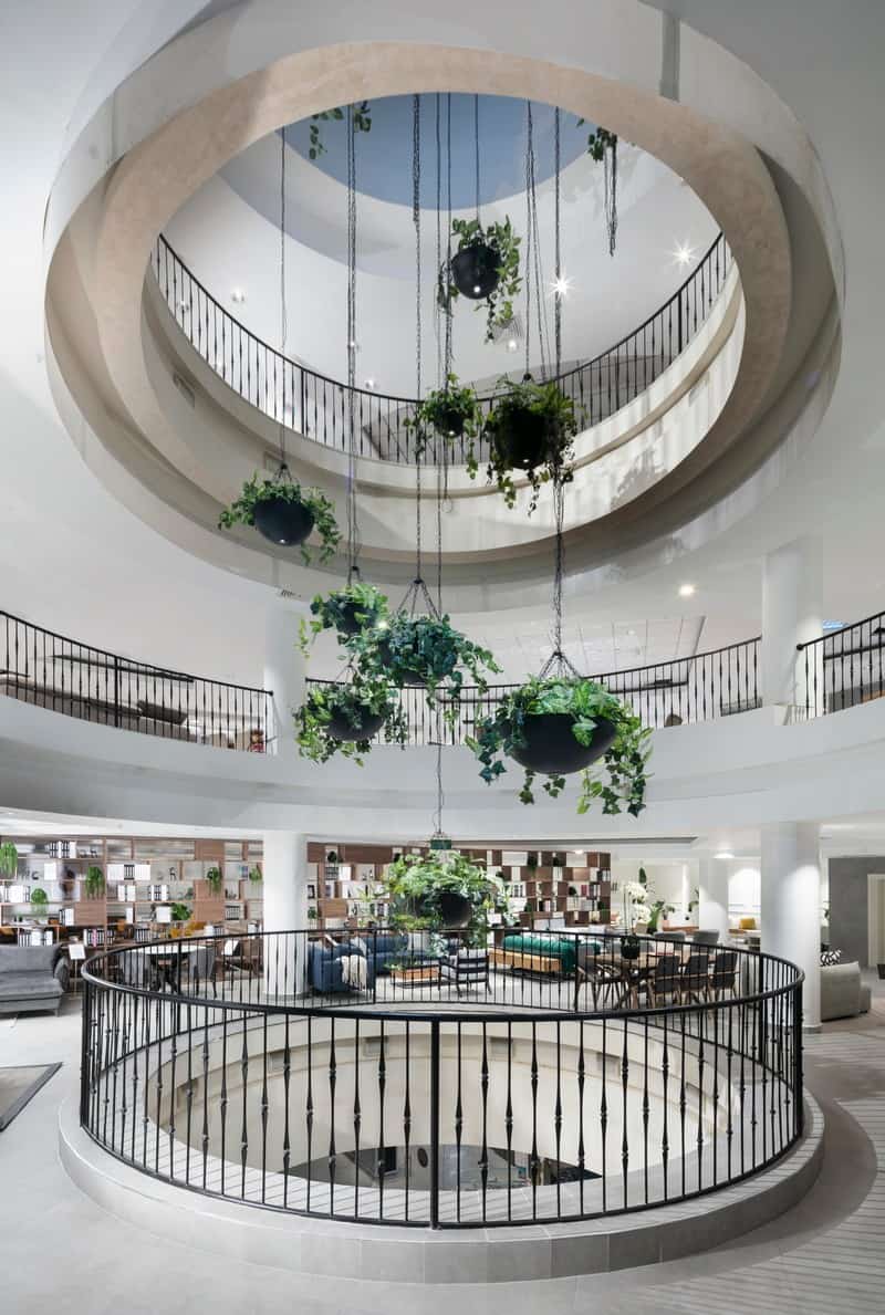 תקרה גבוהה ועגולה