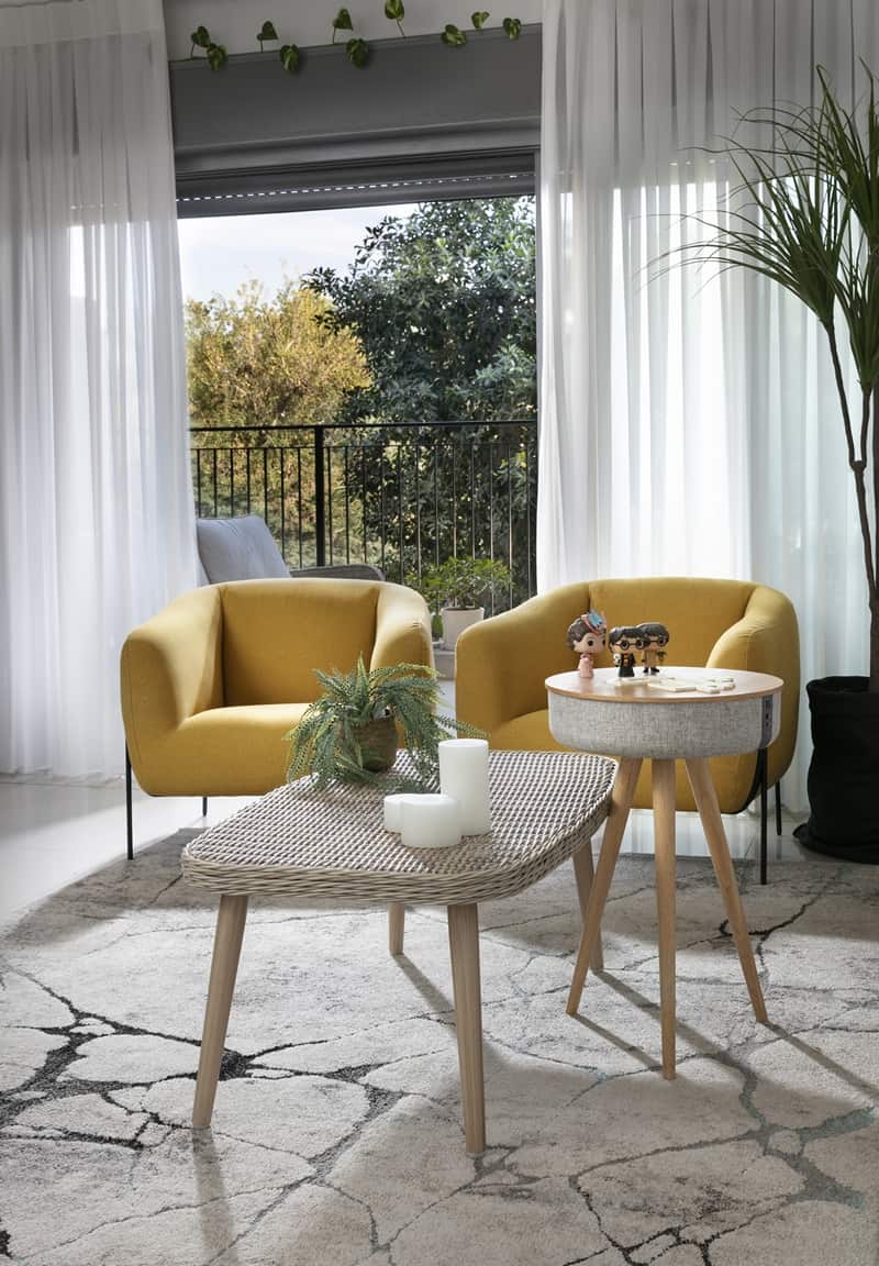 כורסא צהובה