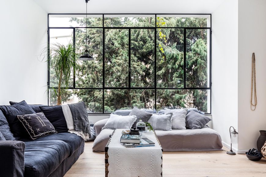 סלון עם נוף ירוק, עיצוב: בטי יעקובסון, צילום: אורית ארנון