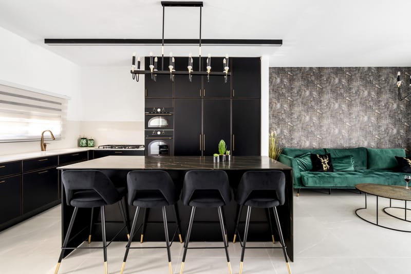 מטבח שחור מודרני גדול