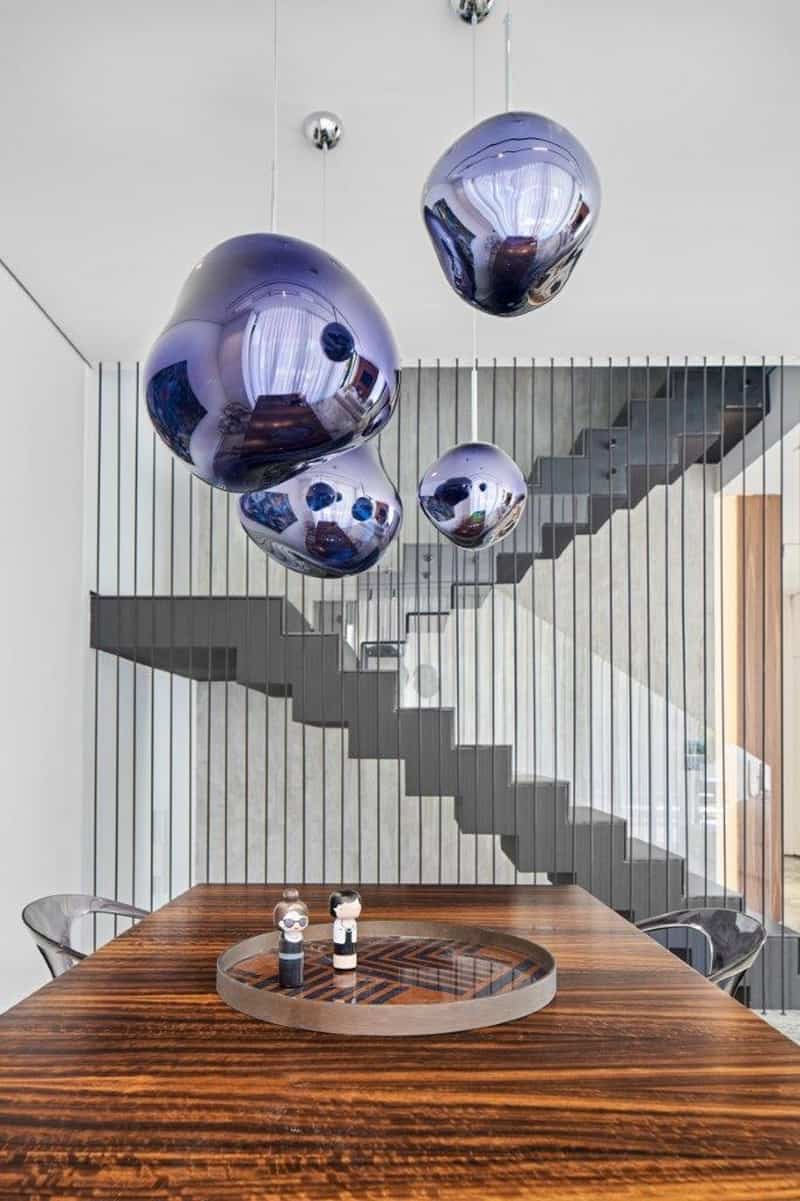 אומנות תלוינ מהתקרה