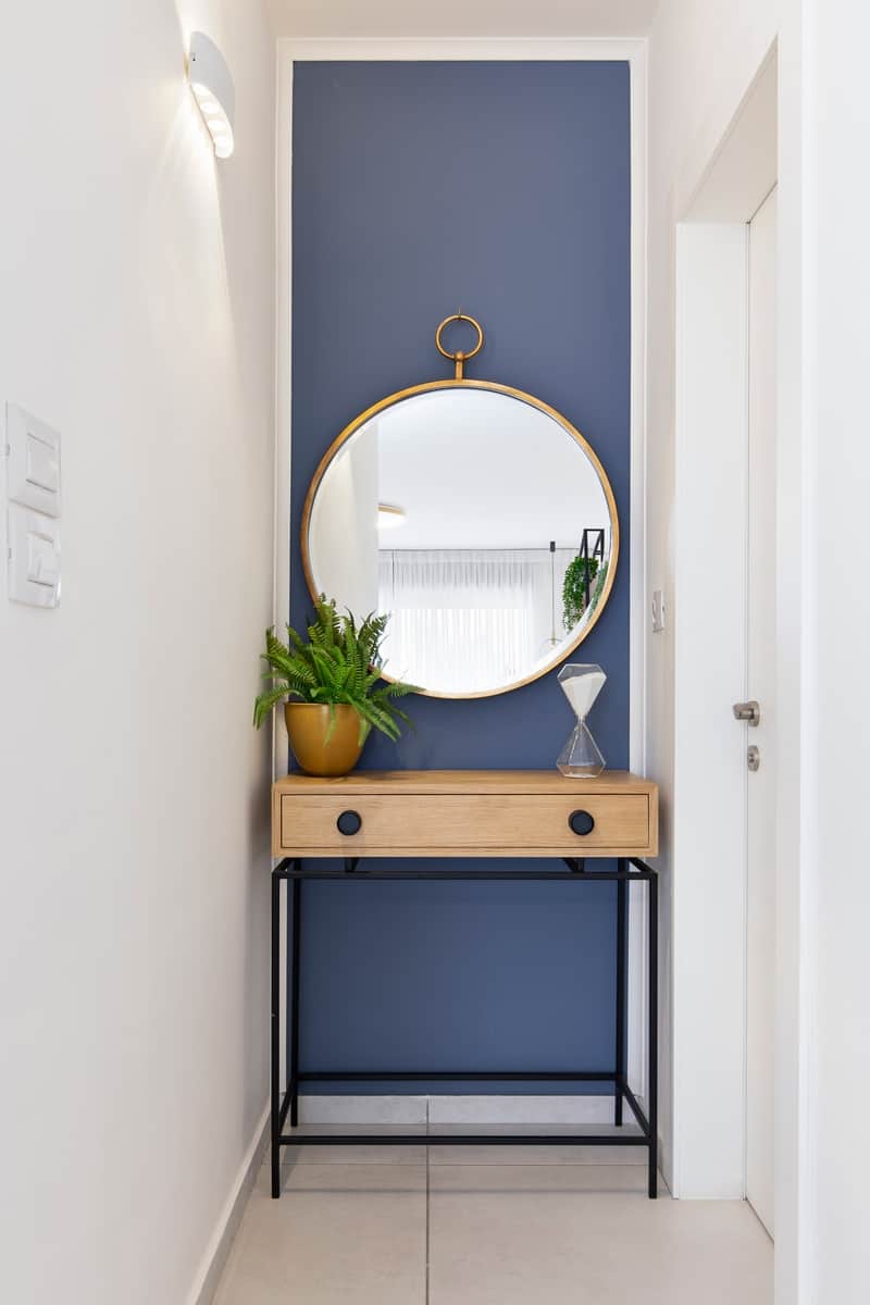 נישת כניסה עם קיר כוח