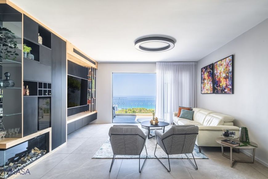 סלון עם נוף לים, עיצוב: מיכל אליאל, צילום: אמיר ארליך