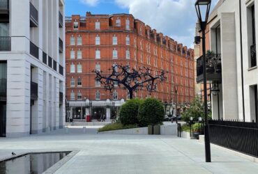 לא רק ארמון בקינגהם: מסע בזמן בין סגנונות אדריכליים בלונדון