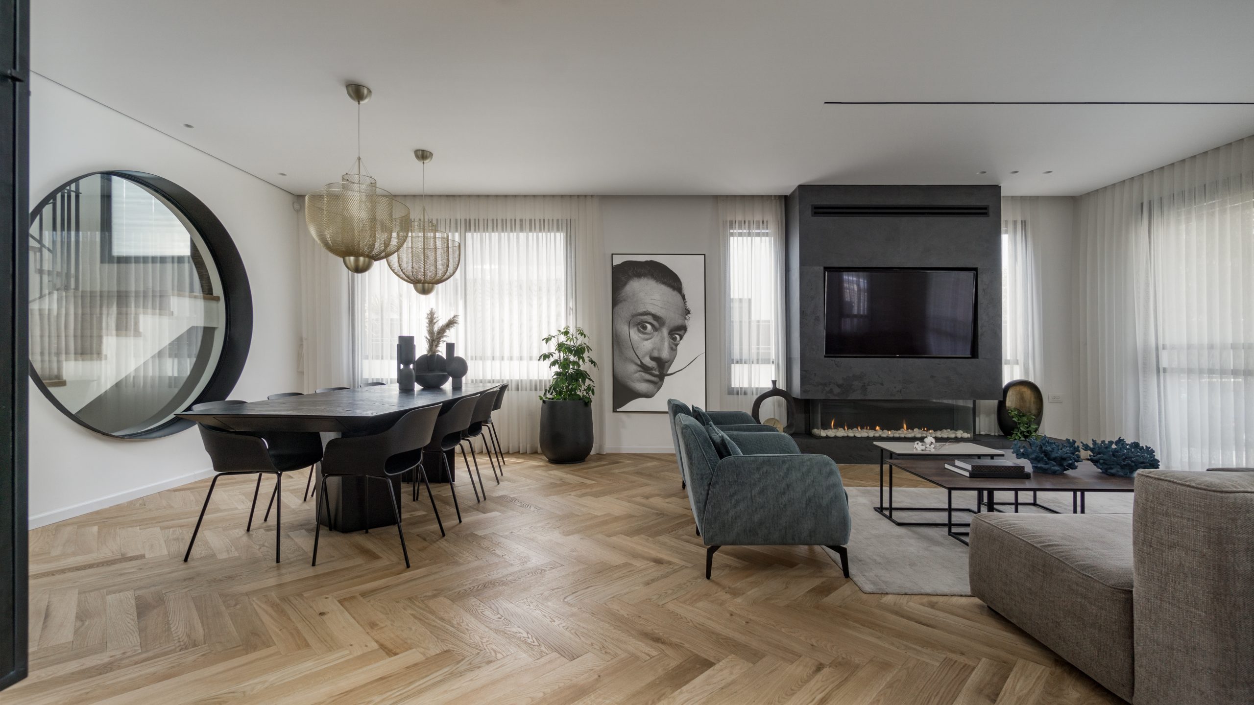 סלון ופינת אוכל עליזים