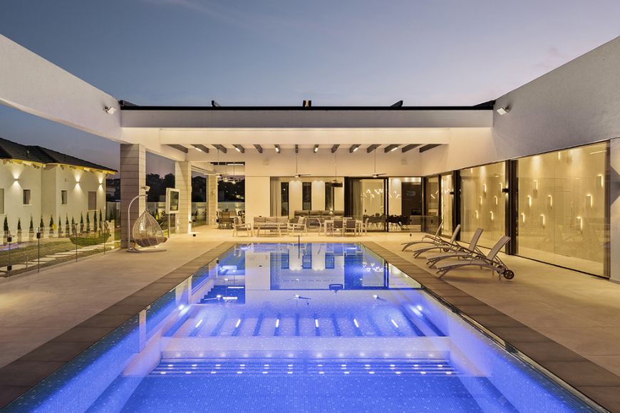 מבט לבריכה, עיצוב: שרי מיכלוביץ, צילום: אייל גוטמן