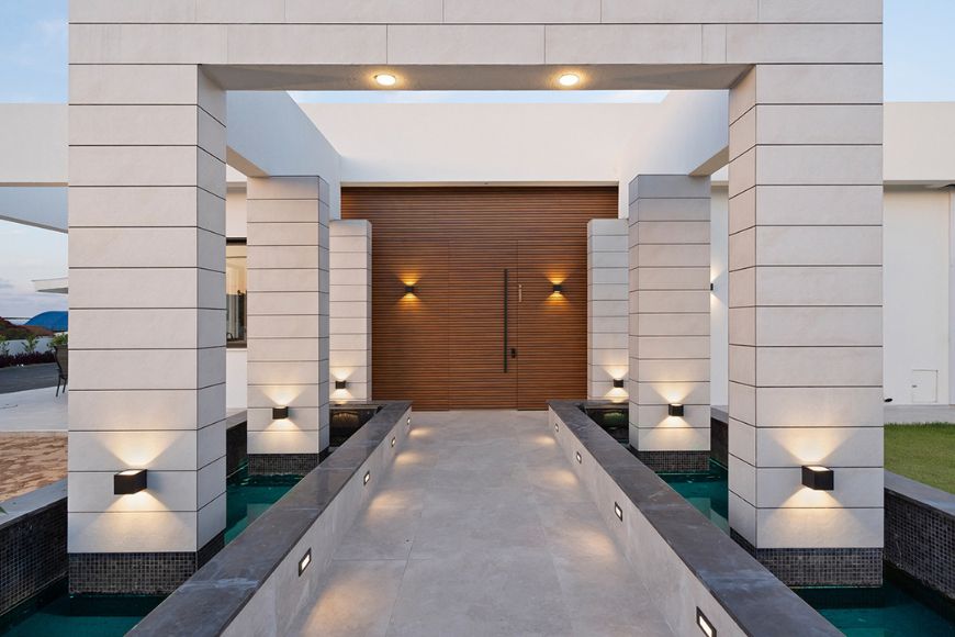 כניסה מרשימה לבית, עיצוב: שרי מיכלוביץ, צילום: אייל גוטמן