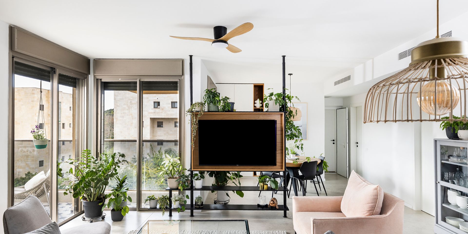 קיר כוח מעציצים