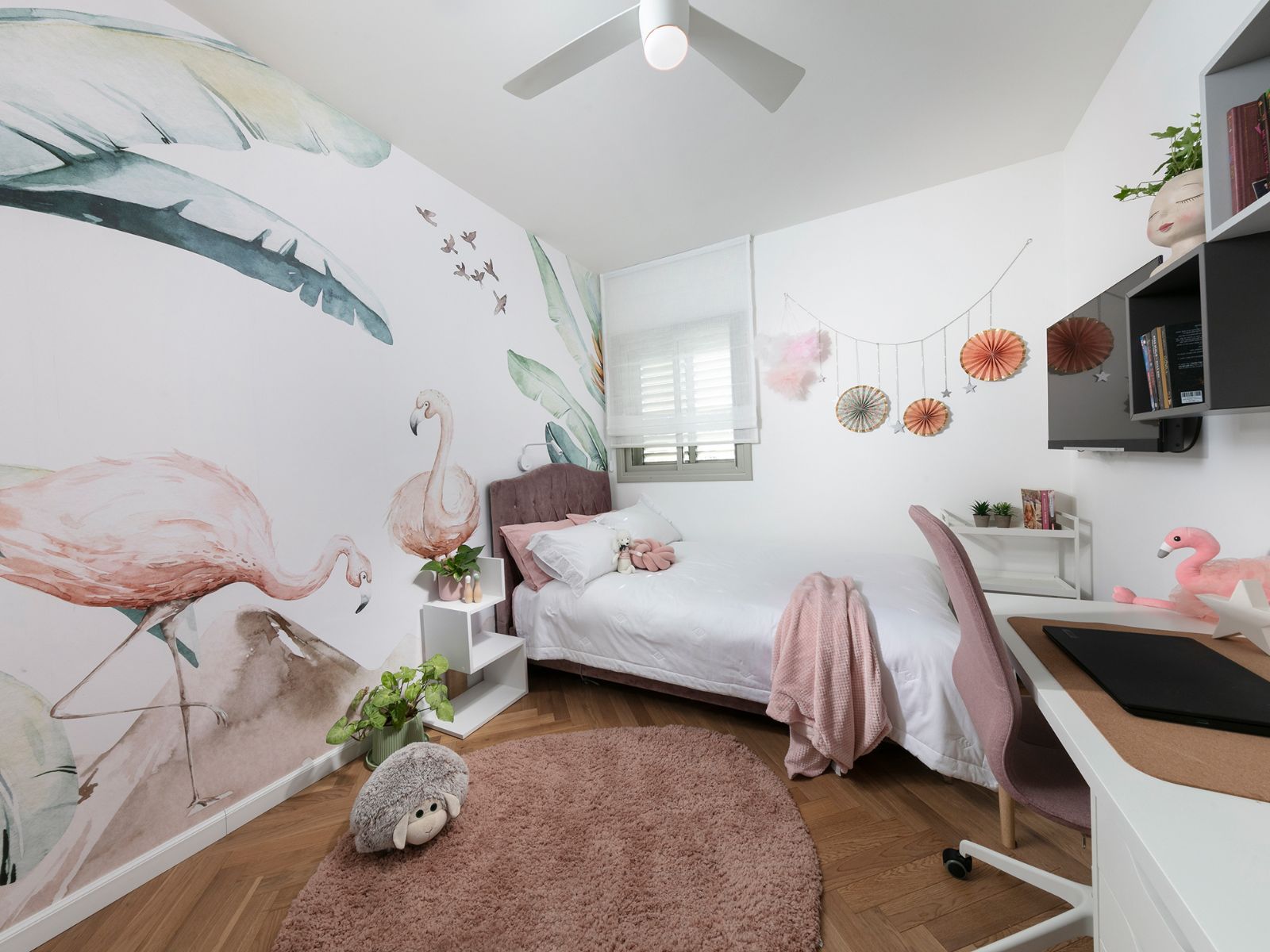 חדר שינה מעוצב לנערה