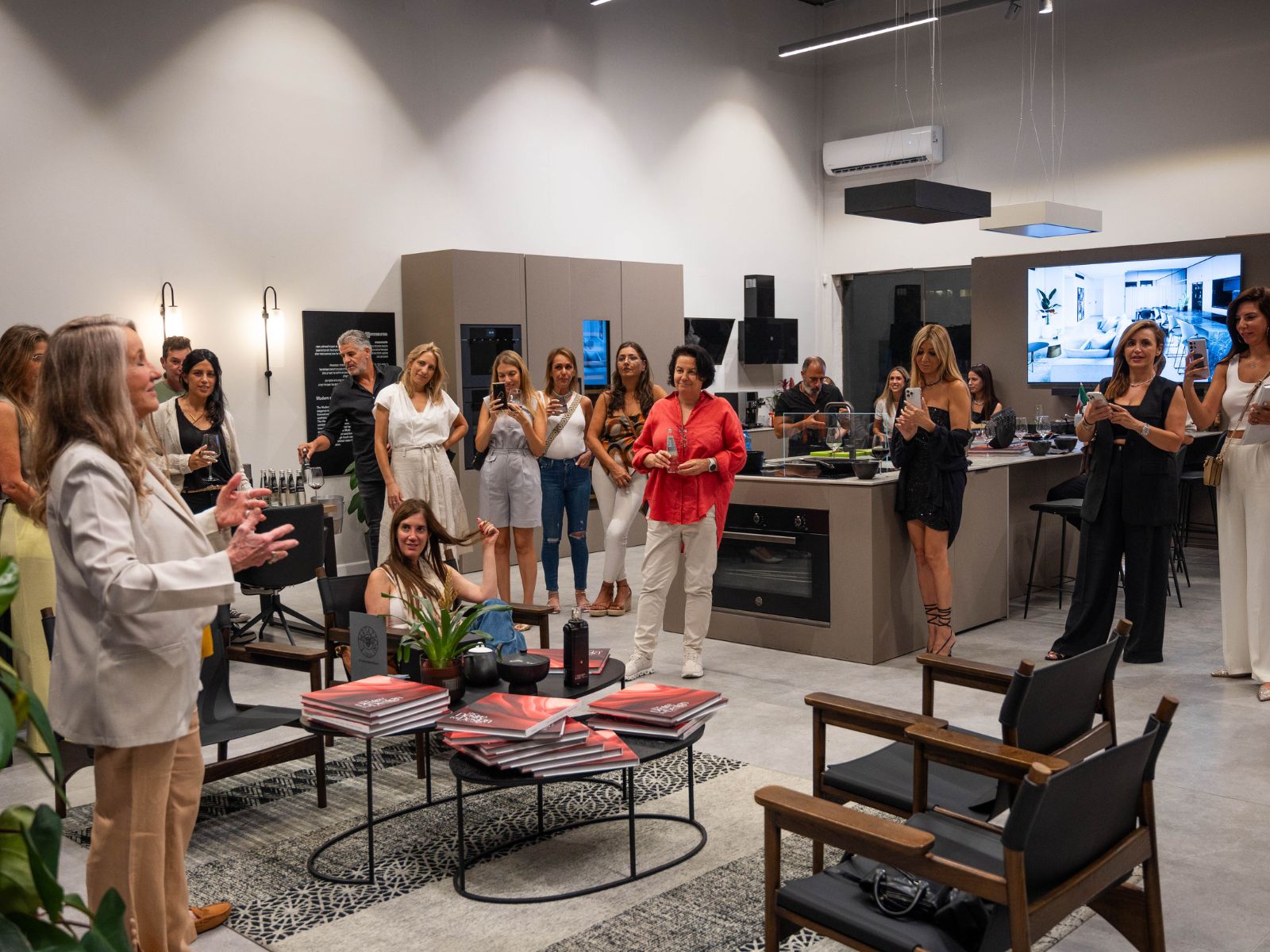 חדווה אלמוז