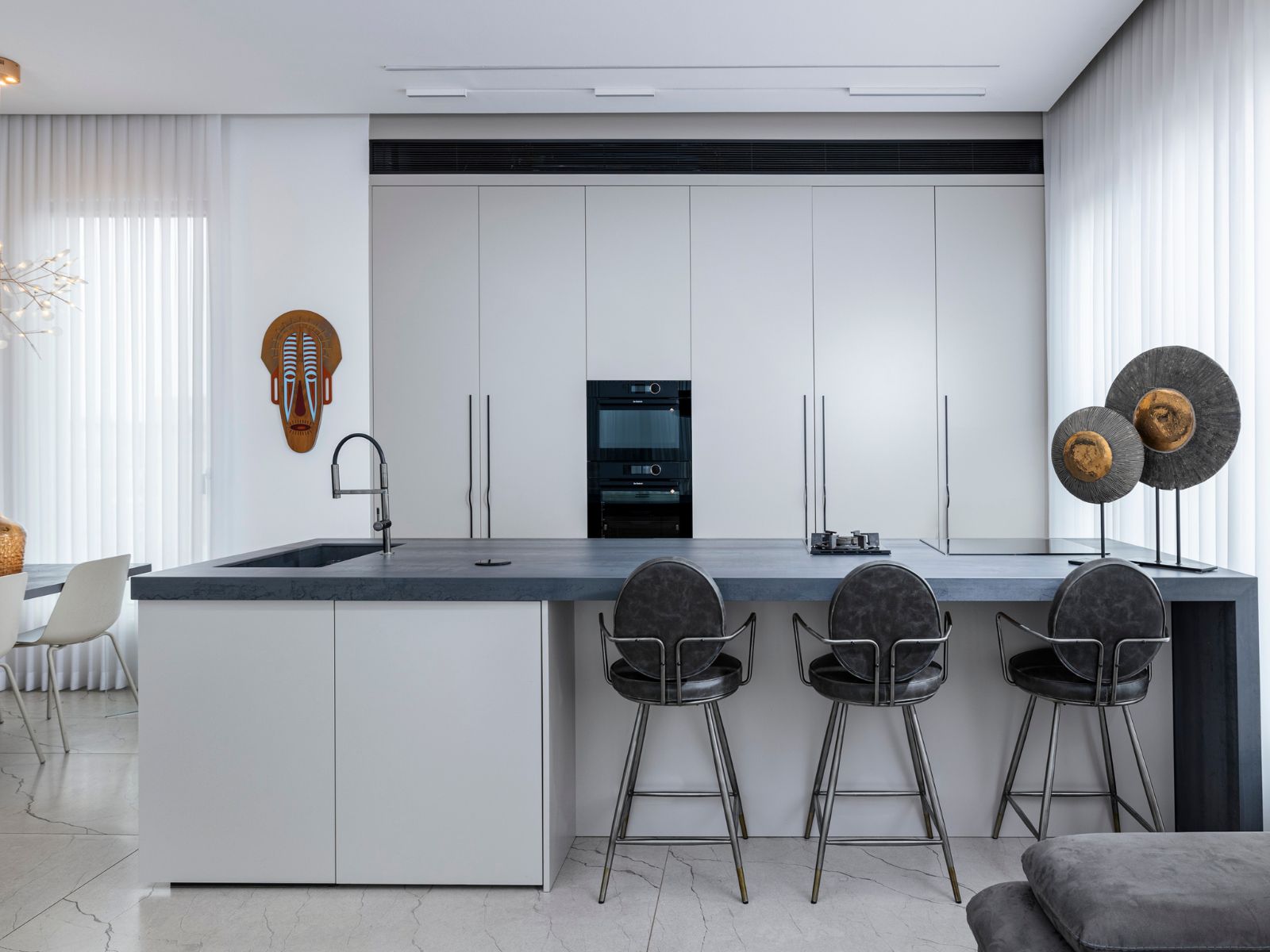 מטבח מודרני לבן