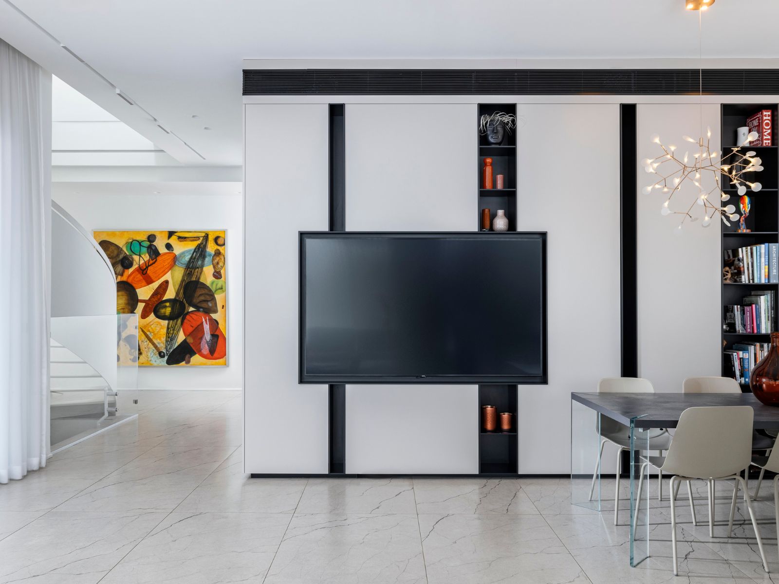 ארון רב תכליתי