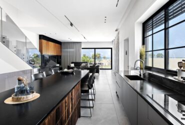 חלום בהתגשמותו: בית על החוף במרחק נגיעה מהמים