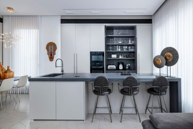 |||||פנטהאוז בבניין מגורים משותף -מטבח|פנטהאוז בבניין מגורים משותף -כניסה ומדרגות|פנטהאוז בבניין מגורים משותף -מטבח|פנטהאוז בבניין מגורים משותף -מרחב חברתי|פנטהאוז בבניין מגורים משותף -חדר משחקים|פנטהאוז בבניין מגורים משותף -סלון|פנטהאוז בבניין מגורים משותף -פינת אוכל|פנטהאוז בבניין מגורים משותף -חדר רחצה|פנטהאוז בבניין מגורים משותף -גג ובריכת שחייה|פנטהאוז בבניין מגורים משותף - סוויטת הורים||