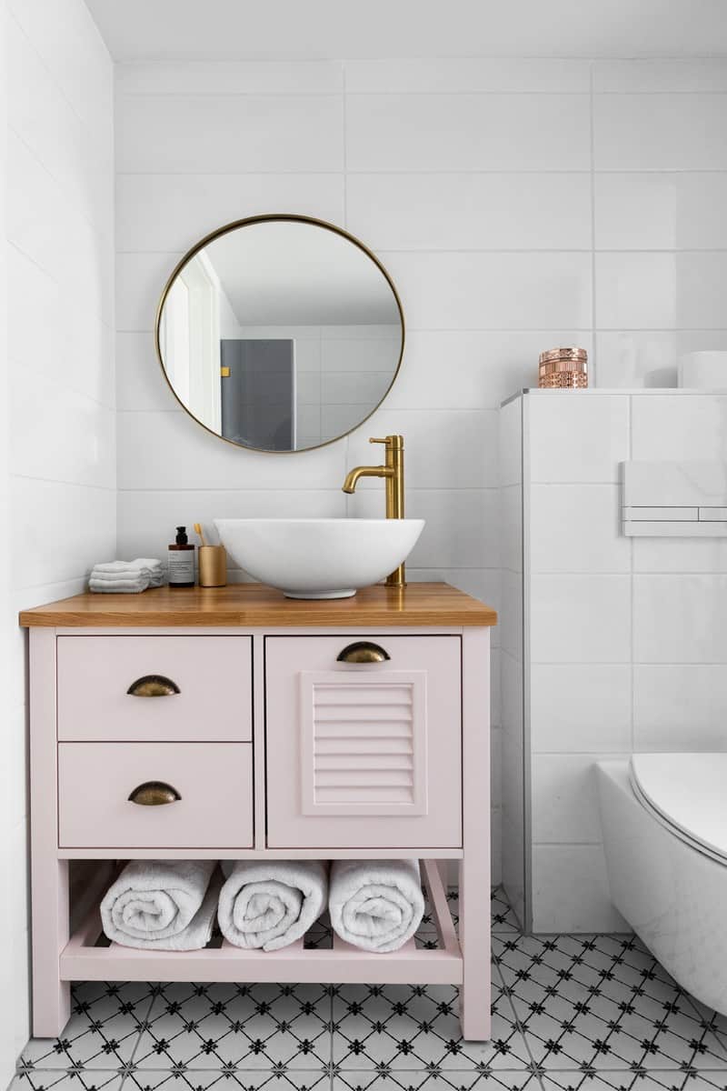 חדר רחצה ורוד