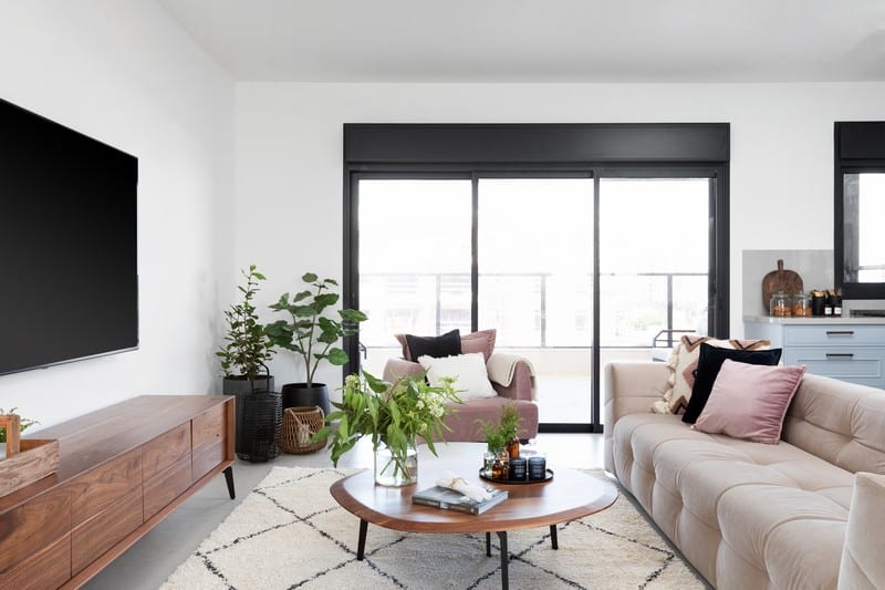 סלון קלאסי בצבעים בהירים