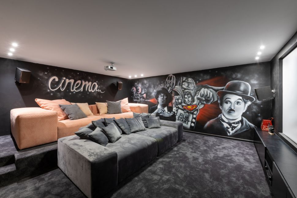 בית ים-תיכוני בסגנון קלאסיקה אירופאית מרתף