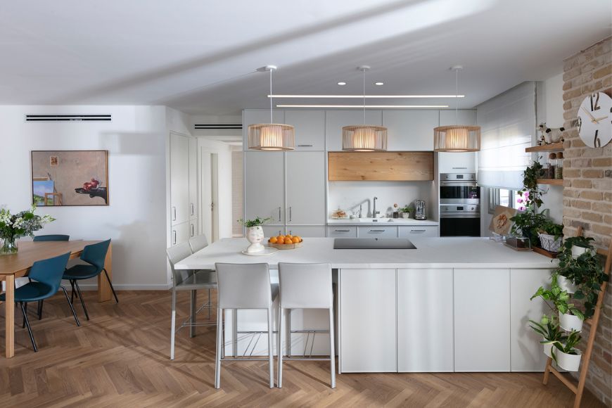 מירב אלקובי