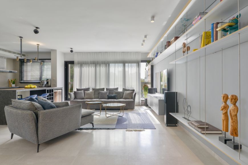 סלון עם יצירות אומנות, עיצוב מירב אלקובי, צילום אלעד גונן