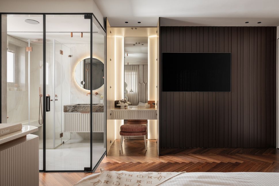 פינת איפור שנסגרת