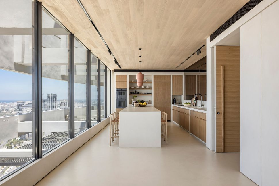 כניסה לבית והמטבח