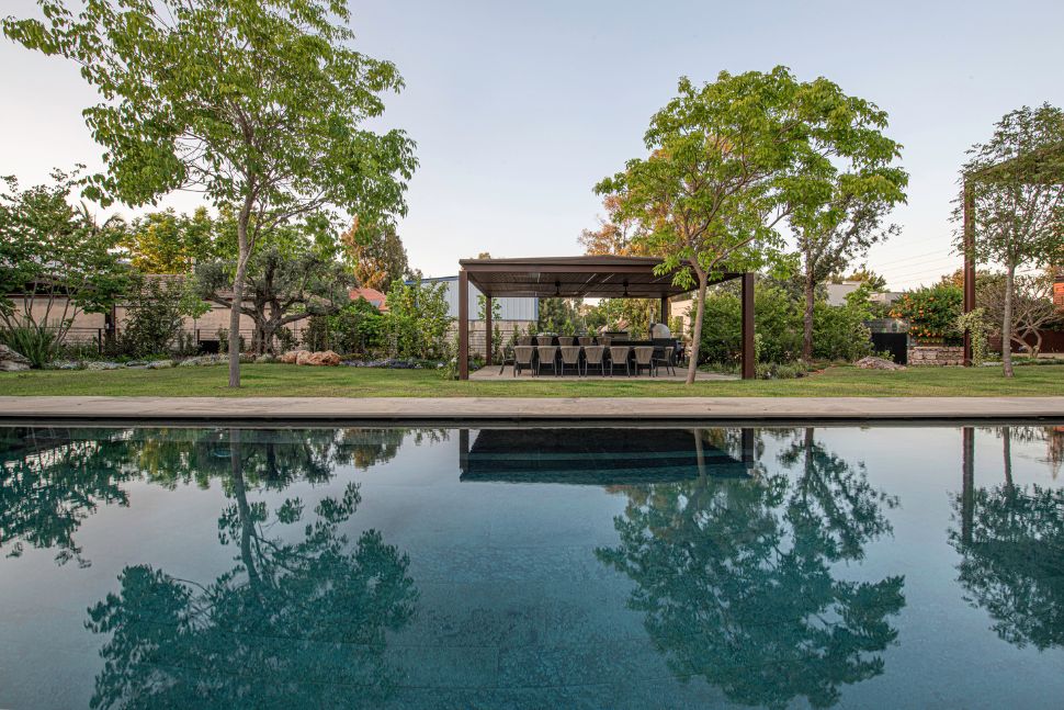 פרגולה נפרדת מהבית