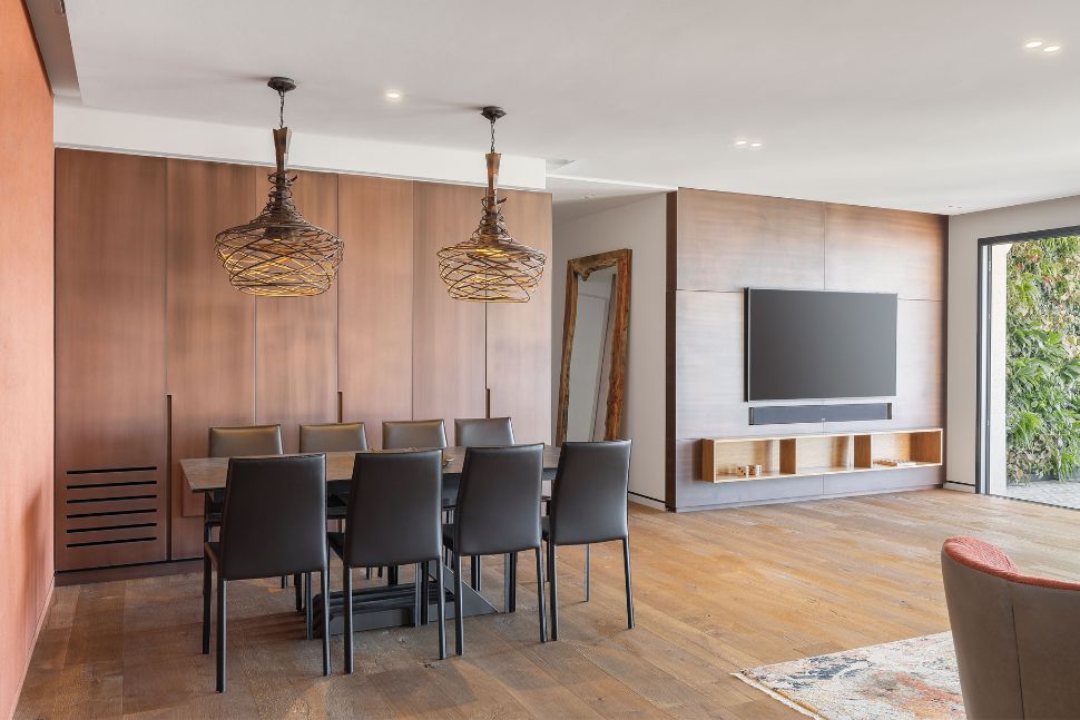 קיר כוח בסלון