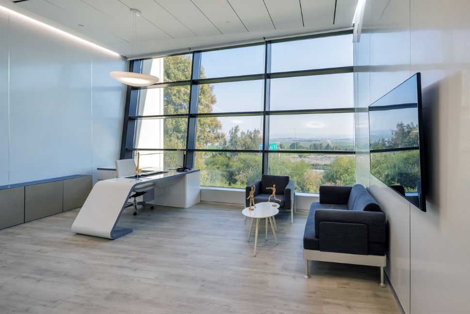 משרד בעיצוב עתידני