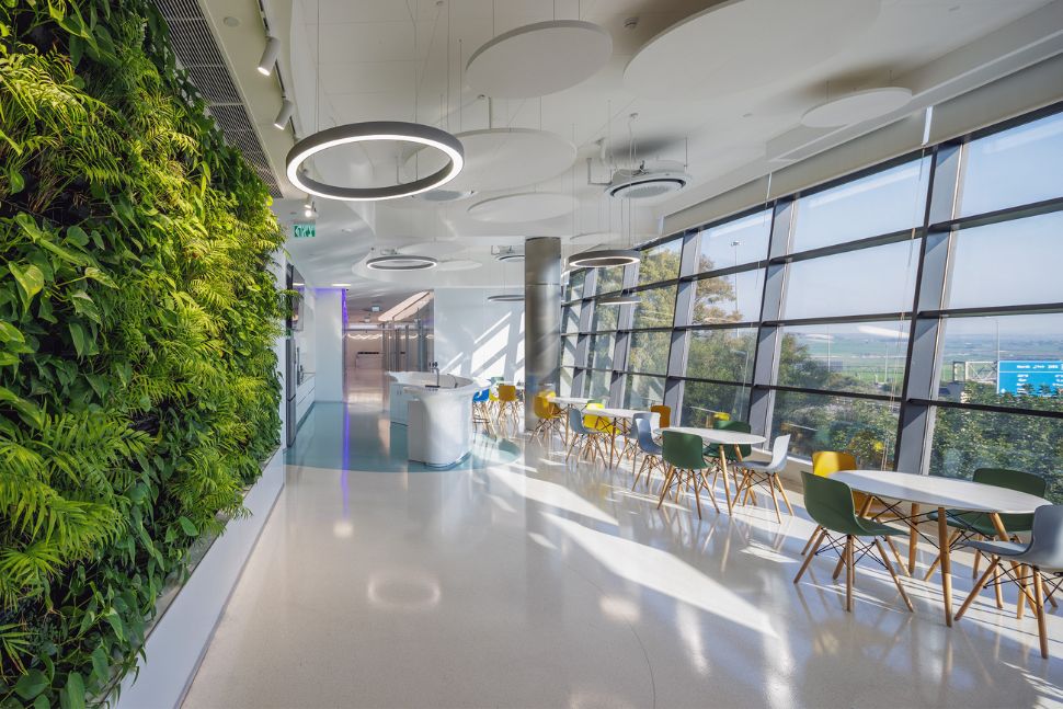 משרד בעיצוב עתידני