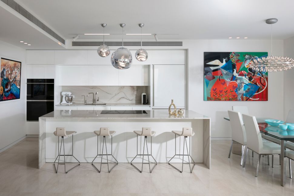 מטבח מודרני לבן