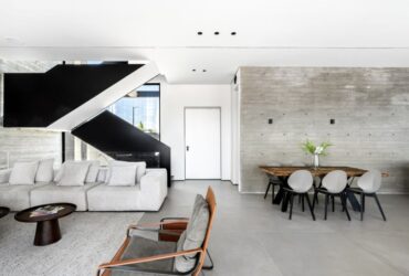 אתגרים על צלע הר: תכנון ועיצוב ווילה באזור הררי מדהים