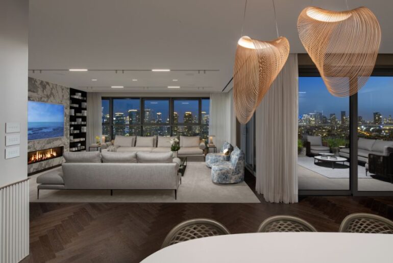 סלון מרפסת ופינת אוכל