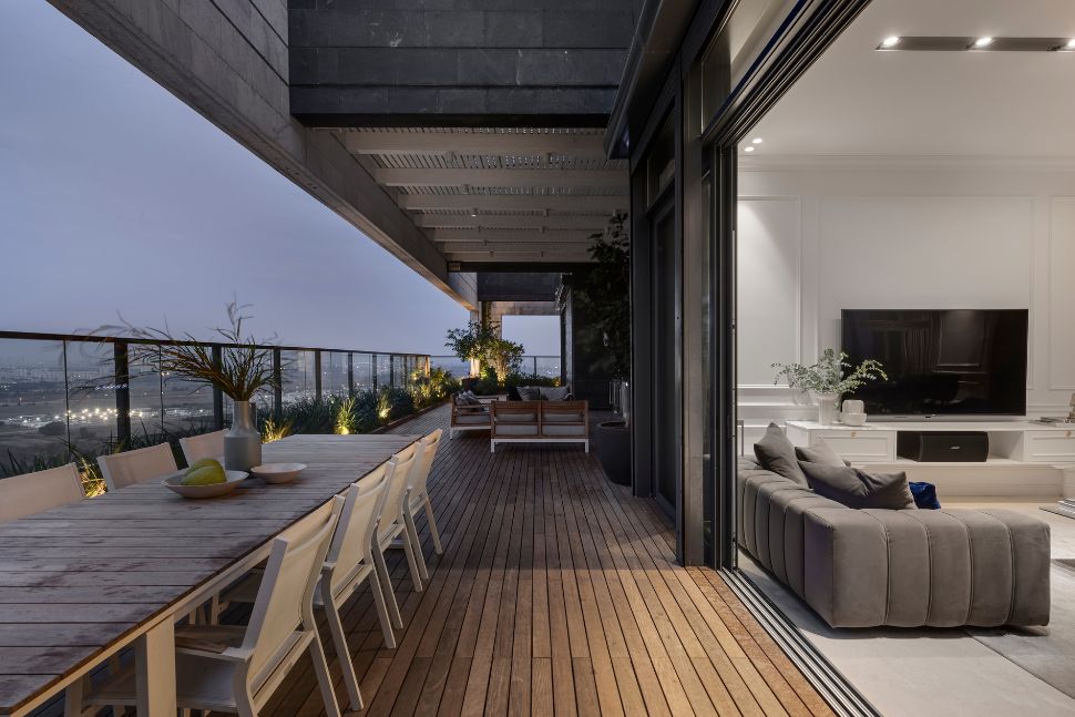 מרפסת הדירה