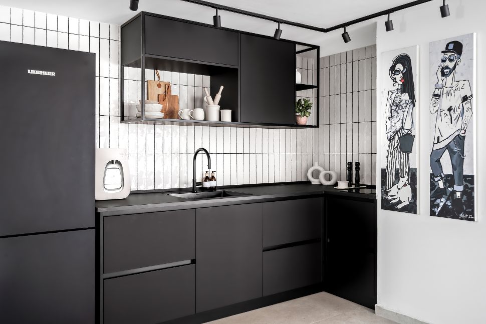 מטבחון מודרני שחור