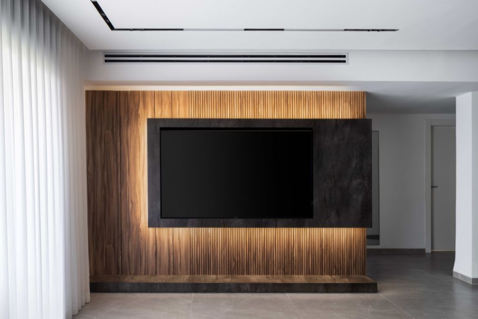 קיר כוח בסלון