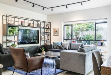 סיפורה של מעצבת שלקחה על עצמה את עיצוב הפנים והלבשת הבית שלה