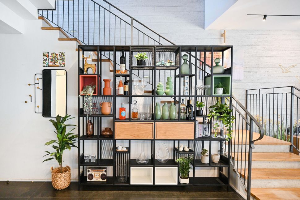 ספרית ברזל ועץ