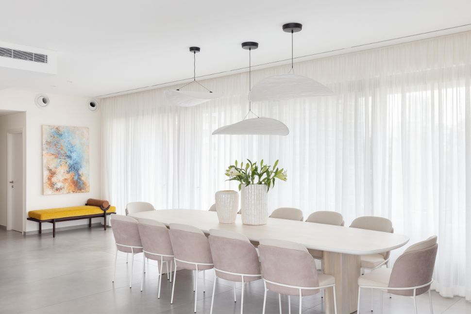 פינת אוכל לבנה