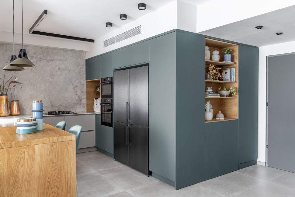 כניסה ומטבח מודרני