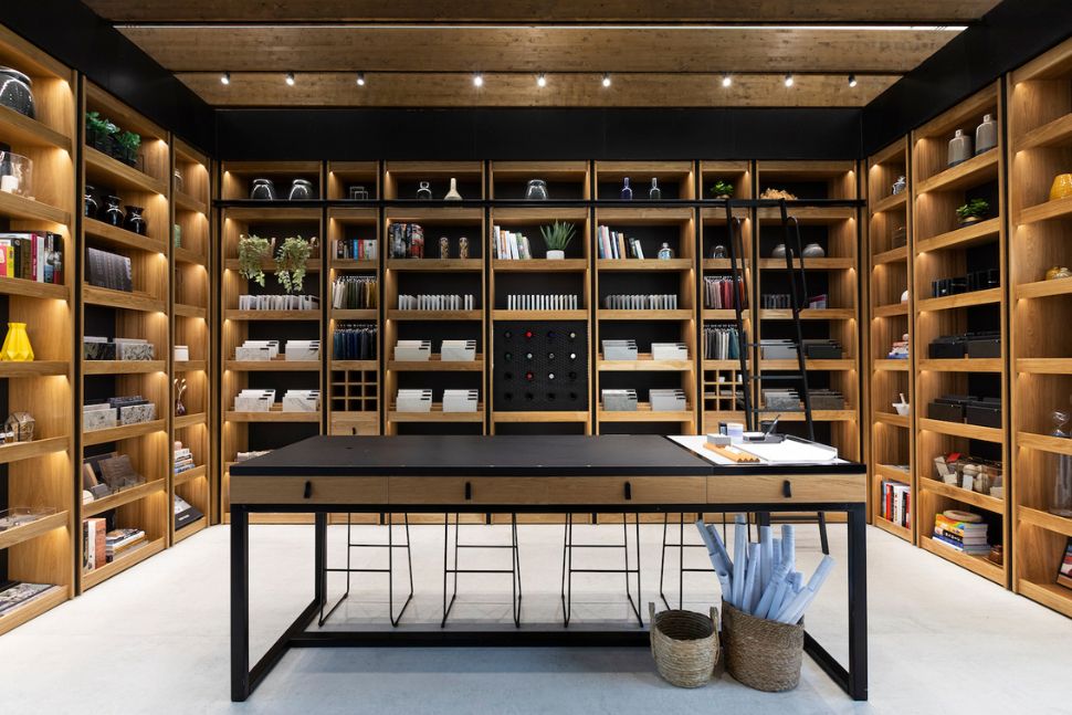 ספרייה ואקססוריז