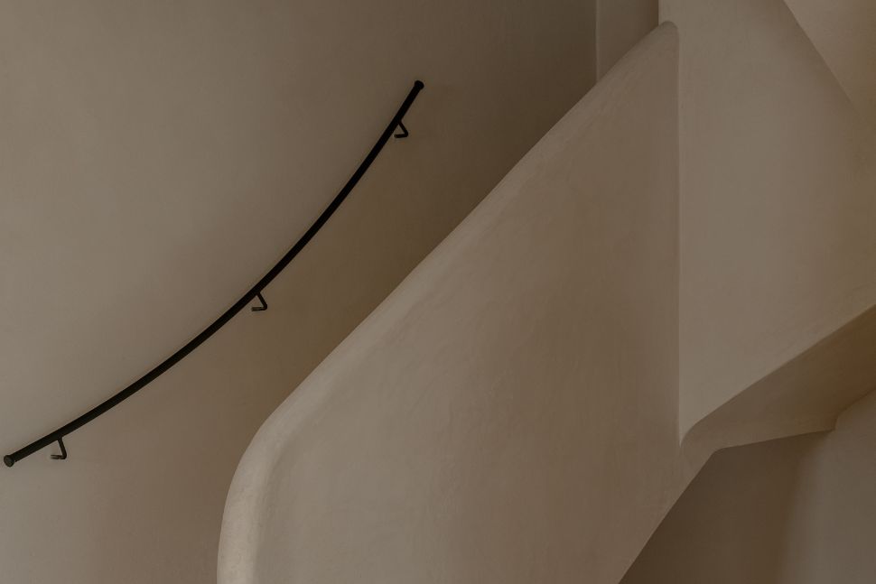 מעקה מדרגות