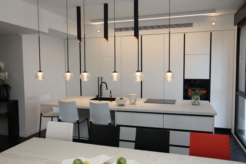 מטבח אלגנטי לבן