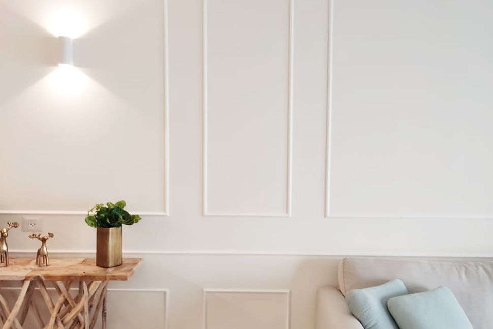 קיר עם קרניזים