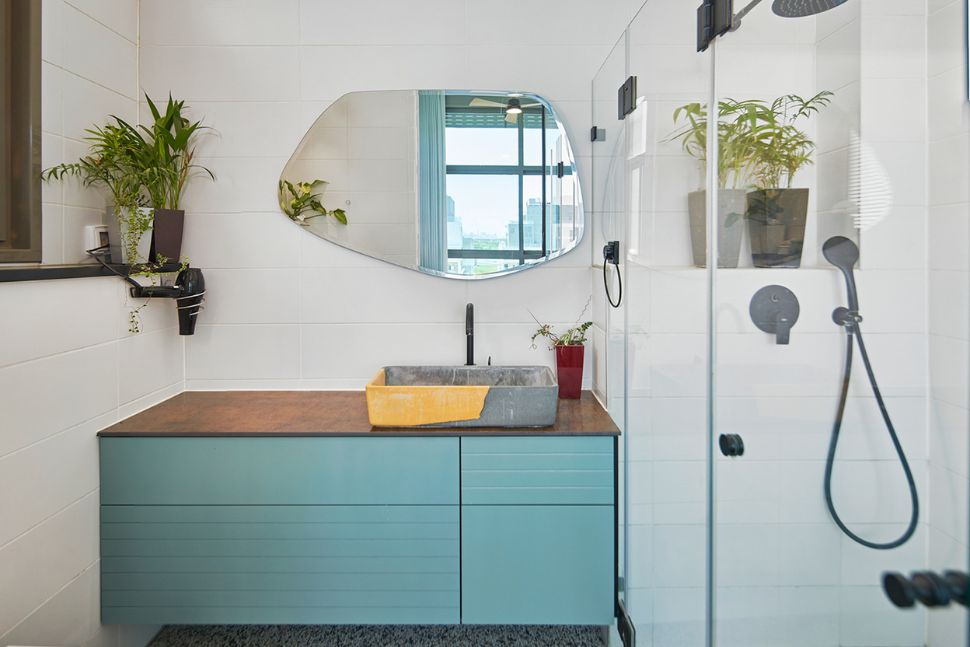 כיור קינצוגי בחדר רחצהצוגי