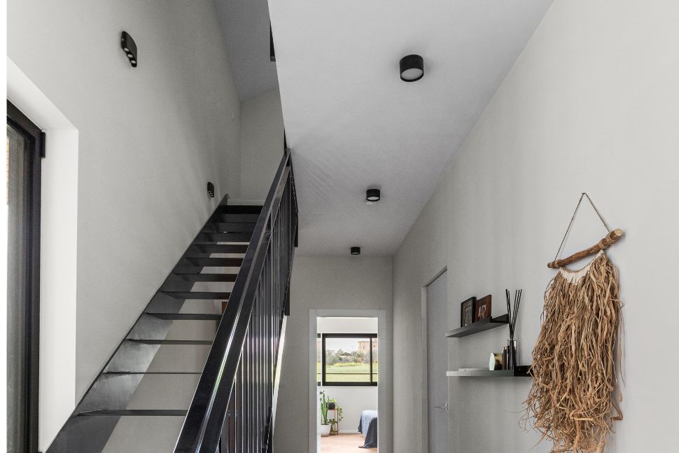 תאורה במסדרון